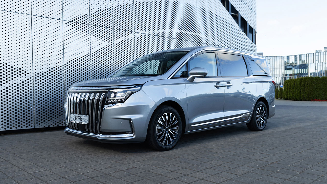 Новый минивэн RF8 совсем скоро в дилерских центрах JAC! 